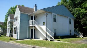 Lake Jackson residential building before repositioning.